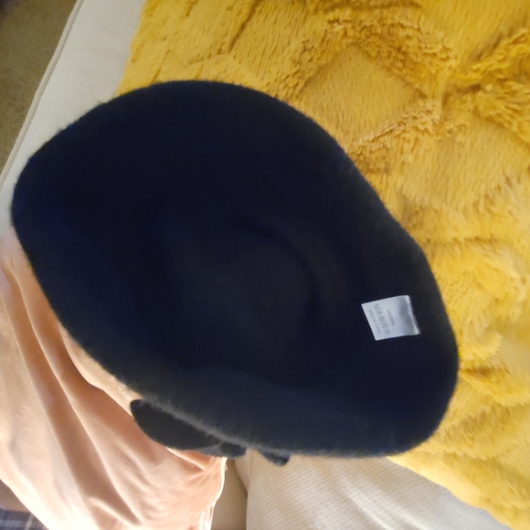 💵3/$20 Black Wool Hat with Flower Accent One Size - Picture 4 of 12